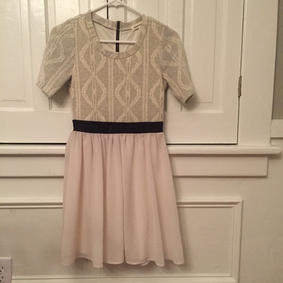 Free People Dresses & Skirts - 🌸3/$15 or 5/$25 Monteau Cream Dress with Zipper